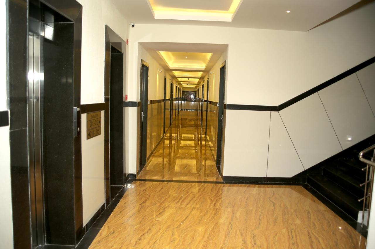 Hotel Lavanya Palace Ratlam Bagian luar foto