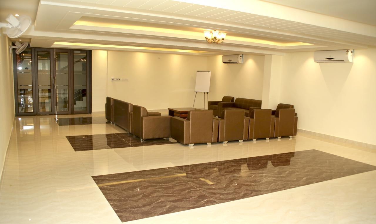 Hotel Lavanya Palace Ratlam Bagian luar foto