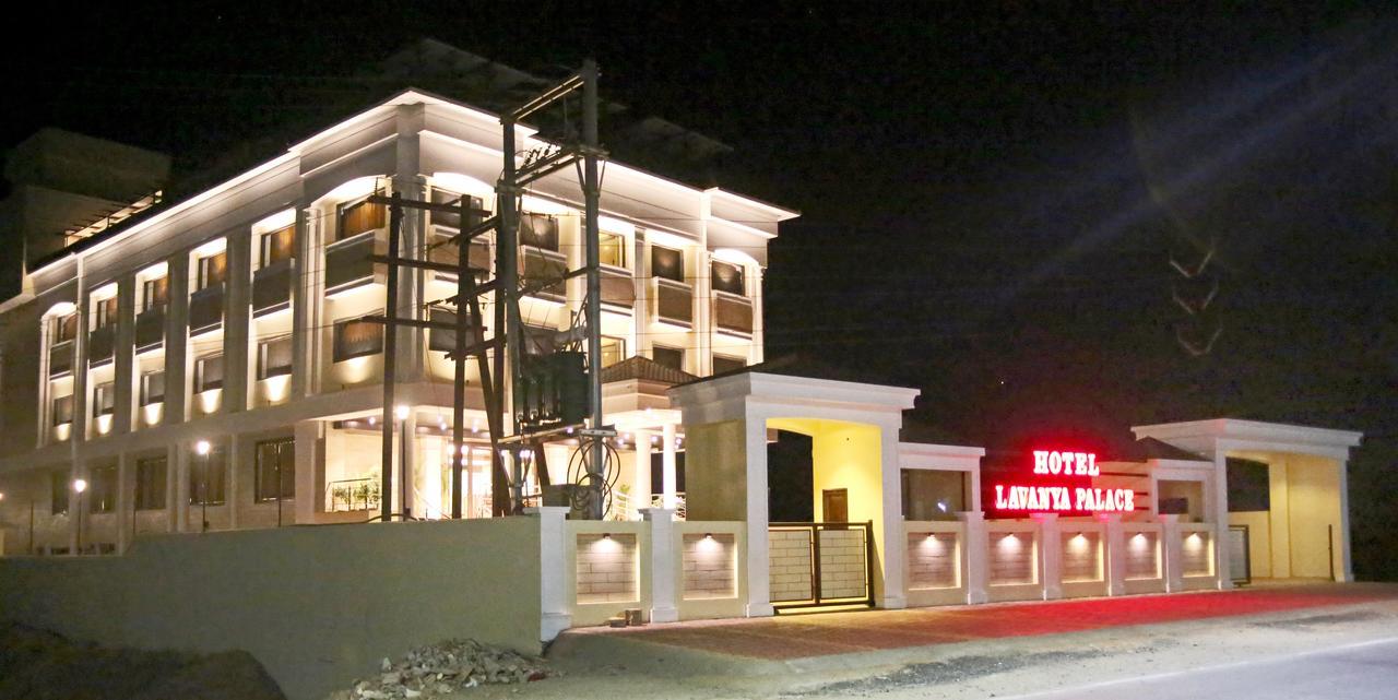 Hotel Lavanya Palace Ratlam Bagian luar foto